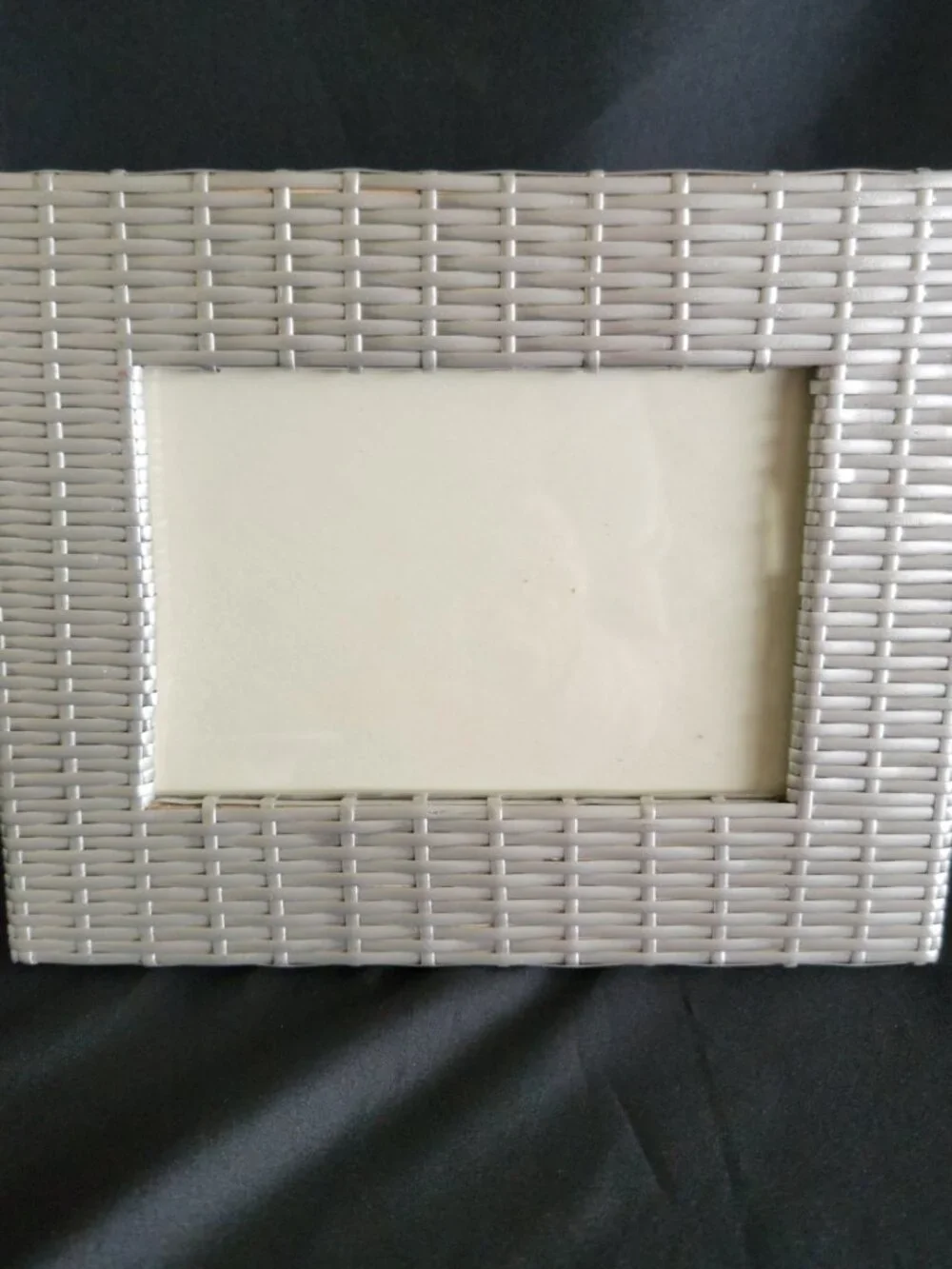 Vintage Basket Weave Metal Picture Frame 4 x 6 Photo